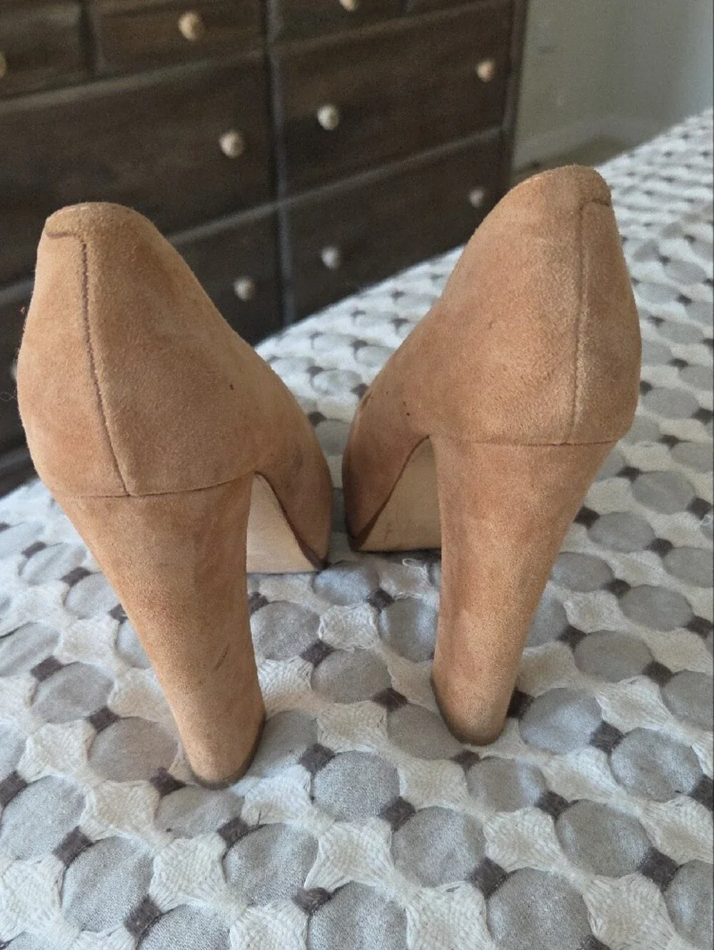 Steve Madden Soft Pink Suede Round-Toe Pump